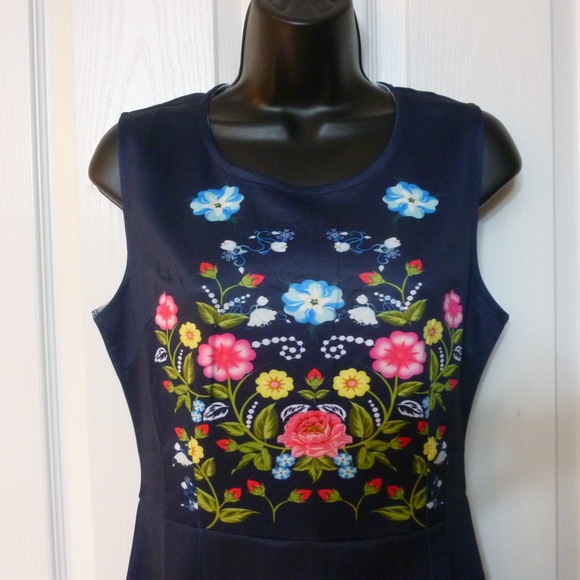 New Joy & Co. Sleeveless Women's Dress Navy Floral - Picture 2 of 5